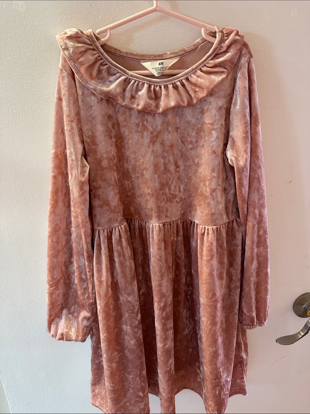 H&M Girls Velvet Ruffled Neck Long-Sleeve Dress — Dusty Pink